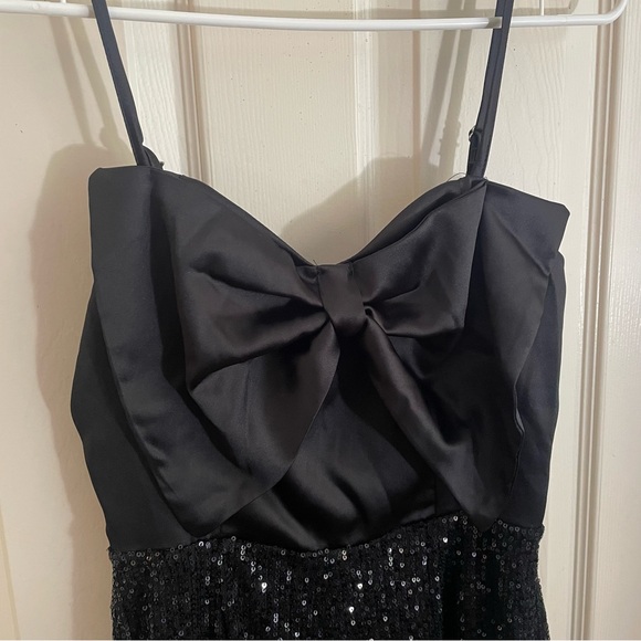 NWT Lulus Extravagant Shine Black Satin Sequin Sleeveless Bow Romper Size Small - Picture 6 of 12